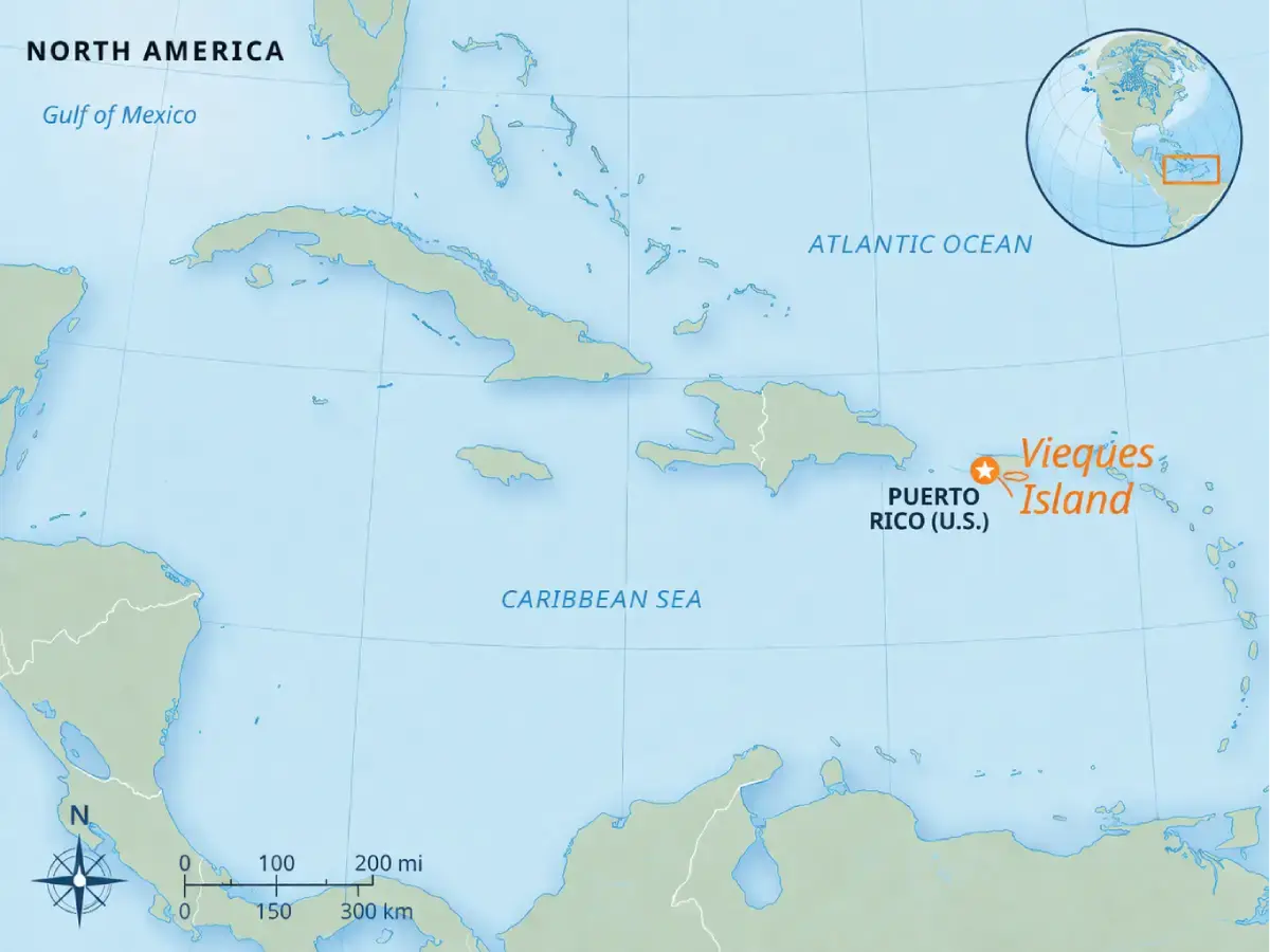 Map showing Vieques east of mainland Puerto Rico